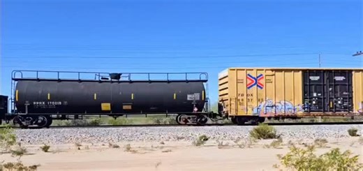 . . .. . . . . #TrainGraffiti #GraffitiOnTrains #RailwayArt #TrainBombing #GraffitiArt #StreetArt #UrbanArt #TrainYardArt #FreightGraffiti #RailGraffiti #GraffitiOfTheDay #TrainGraffitiLife #GraffitiLovers #StreetArtistry #UrbanGraffiti #arizona #boxcargraffiti #boxcar #fr8graffiti #fr8graff #fr8porn #freightjunkies #rollingcanvas #freightjunkie #paintedtrains #benchingtrains #moniker #monikers | rollinggraffiti