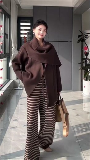 Blind Date with a Civil Servant: Dress Code Dilemma