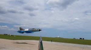 6.9K views · 237 reactions | LOW ENOUGH? MiG-21 LanceR Romanian Air Force buzzing the audience. Video from a friend.  #lowpass #mig21 #airforce | Aeronews | Facebook