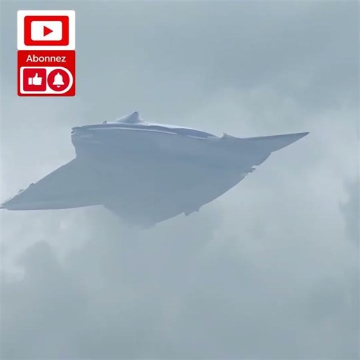 I think I filmed a UFO #terror #horror #spaceship #camera #foryou #alien #ai