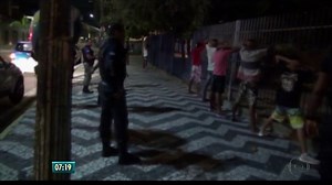 Briga de gangues rivais é registrada no Bairro do Recife, em frente à Polícia Federal