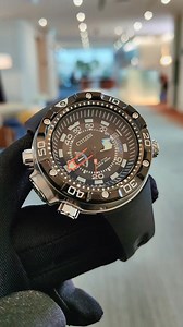 For those who macho and big watches! The Citizen Aqualand 48mm depth gauge measurement features for professional diver. Featuring a Black DLC Bezel that's super resistant to scratches and solid stainless steel casing to withstand the harshest dive conditions! This watch is built like a tank to go thru all sea activities with you without fear of breaking. Brand new unit with Citizen warranty! Sale: RM 3,880 Retail RM 5,880 Welcome to follow us at: 📨 T.me/invictamalaysia Follow and like us here: 