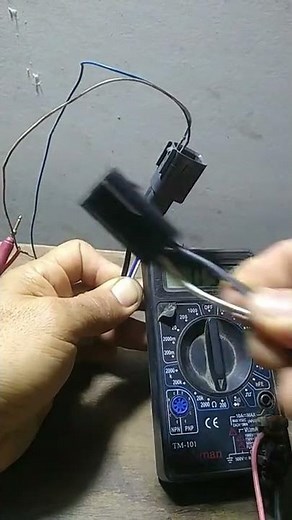Oxygen sensor testing with a free, easy, and quick voltmeter