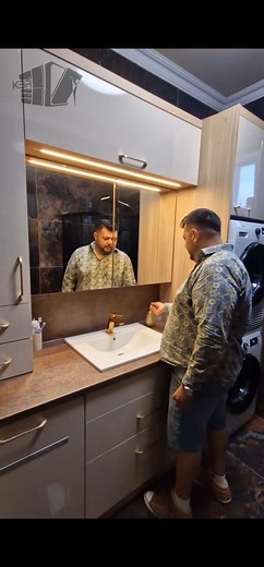 62K views · 909 reactions | Végre ez is elkészült, tesóméknak csináltam.... nagyon várták XD Vándor asztalos! #fürdőszobabútor #fürdő #asztalos #kökénybernátroland #fyp #foryoupadge #design #magasfényű #kövessbe | Bernát Roland Kökény | Facebook