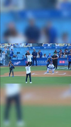 日本のオリンピック金メダリストであるフィギュアスケートの三浦陸選手と木原隆一選手は、2026年5月25日にドジャースタジアムで始球式を行った。 #木原龍一 #mlb #dodgers #shohei