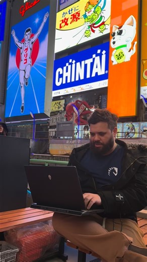 hungrybox on Instagram: "Frame rate too good…missed the view 🏃‍♂️🛳️ @alienware @teamliquid @intelgaming"
