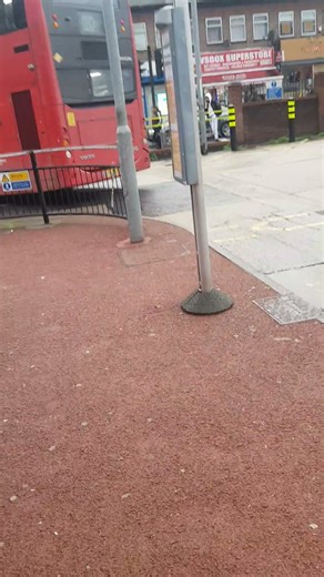 vmh2446 departs hounslow bus station on route 120 bound for northolt station #bus