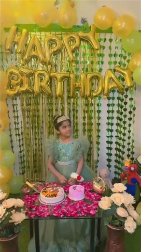 Cake na milny par zainab ne sara ghr sar pr utha lia🤪#shortsfeed #shorts #youtubeshorts #ytshorts