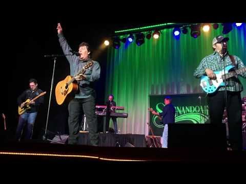 Two Dozen Roses - Shenandoah Live