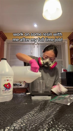 Creating Resin Crafts After Work: A Fun Journey