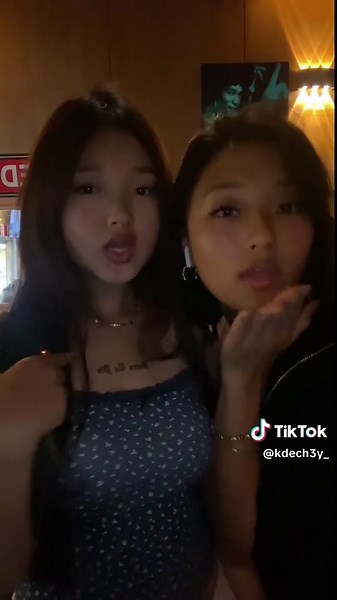 Random Lady Prank: Giving Roses and Fun Surprises