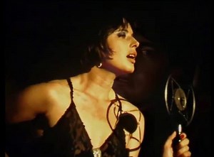 Hear Isabella Rossellini Sing “Blue Velvet” in Its Entirety