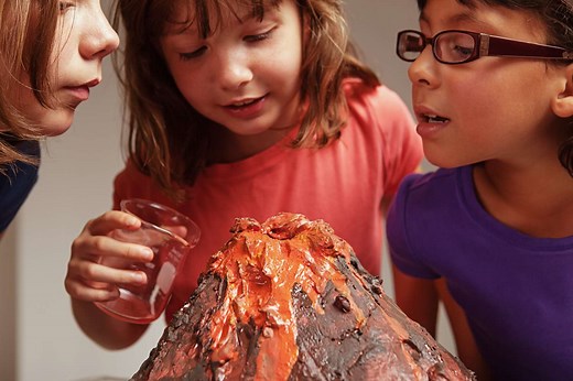 How to Make a Paper-Mache Volcano That Erupts