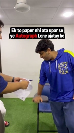 POV: Autograph Instead of Answers 😂 | Live Physics Class