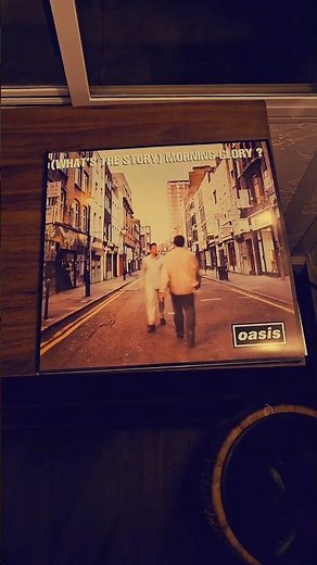 Oasis. album what's the story morning glory? (1995).