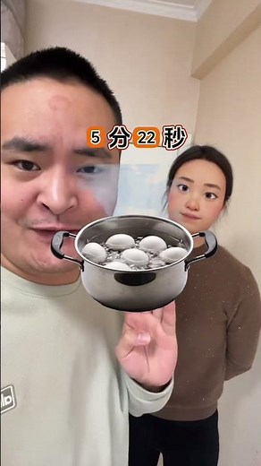 How long does it take to boil an egg until it's fully cooked? #adoreble #smartphone #babymo #food