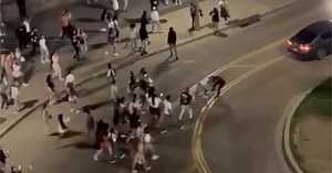 VIDEO: Violent fight breaks out as police respond to 300  teens at The Banks