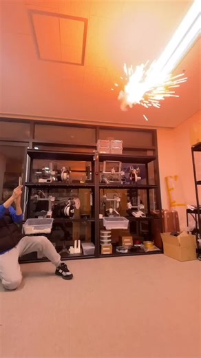 이명준 on Instagram: "Magic Everyday! Day_30 Untitled firework + Fading light pro @hypothesis_magic"