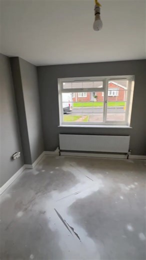 Two bedroom bungalow decorated in west Kingsdown 🎨🎨 Ceilings and woodwork sprayed to a finish, brush rolled walls, BOSHĤHH 👊👊 | Fine Brushes