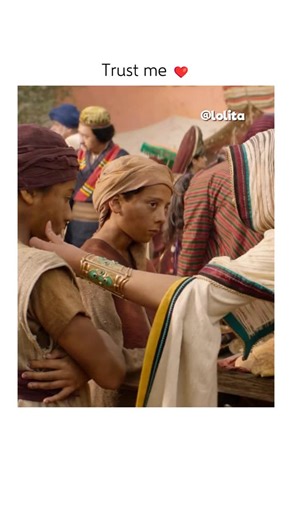 Lola on Instagram: "❤️ Interesting Fact: Aladdin (2019) – The Challenge of Live-Action — For the live-action remake, the filmmakers faced the challenge of making the musical numbers feel modern yet faithful to the classic animated film. The iconic song “One Jump Ahead” was meticulously choreographed to blend singing, dancing, and parkour-style action through the bustling marketplace. Lead actor Mena Massoud (Aladdin) performed his own singing and extensive stunt work for the high-energy chase sc