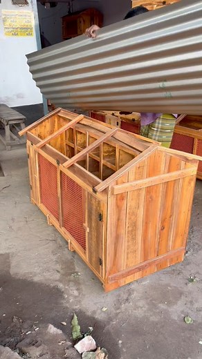 666K views · 5.7K reactions | Installing tin in the pigeon house roof #pigeon #голубь #paloma #حمامة #pigeonhouse #woodworking #pet | Abid Agro | Facebook