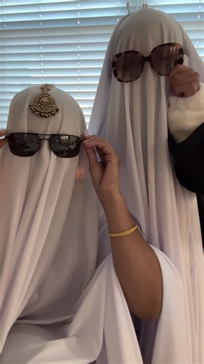 6 comments | Trick or treat, stay chic | Square Pinwheel | Facebook