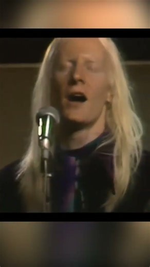 Johnny Winter’s Slide Guitar… On a Whole OTHER Level 😳 Mean Town Blues #shorts #guitar #blues
