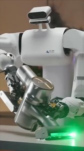 13K views · 22 reactions | La science fiction devient de plus en plus réelle! #robot #intelligenceartificielle | Création de Richesse | Facebook