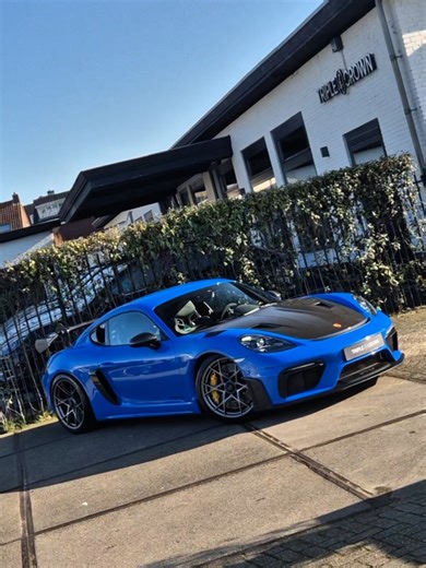 Porsche 718 GT4 RS: The Ultimate Cayman Experience