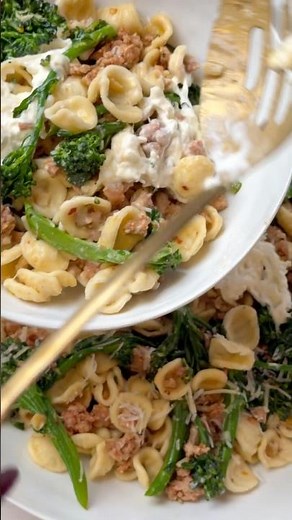 Orecchiette with Sausage & Burrata 🍝