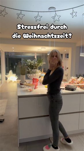 Larissa Bluoss on Instagram: "Anzeige | Kennst du das? Der Besuch ist schon unterwegs, du schaust auf die Uhr und merkst: Okay, das wird jetzt sportlich. Genau so ging’s mir schon oft… Früher wäre ich komplett gestresst gewesen – heute nicht mehr. Der Clenza Pro von @lautux.de hat mir wirklich so manch Alltagssituation erleichtert✨ • starke 450 W Leistung mit richtig Power • bis zu 70 Minuten Akkulaufzeit – also kein Stress mit Nachladen • die grüne Stauberkennung zeigt dir wirklich jeden Krümel