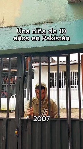 1.7M views · 128K reactions | Nada pudo detenerla en su lucha por la educación, una de las 100 mujeres más influyentes del mundo 崙 #historia #storytime #motivacion #reels #storytelling #Malala Malala Yousafzai ✨️ | Eldaicho | Facebook