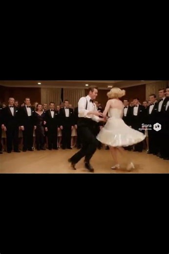 The Marilyn Impersonators - Kicking Up Swing. - 50 Marilyns