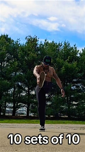 Outdoor Ab training with Ab Legend your turn #strongabs #abexercises #abworkout