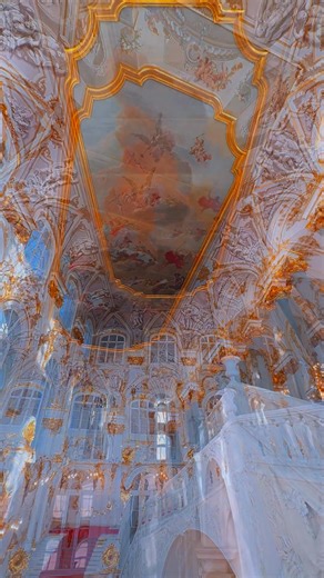 Jordan Staircase at the State Hermitage museum in Saint Petersburg, Russia 🇷🇺 One of a kind!