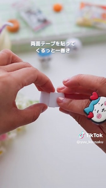 【使ったもの】 ・セリア ちいかわマスコット ・セリア ロリポップスティック ・両面テープ ・動画最後のかき氷カップの素材を画用紙に印刷したもの 投稿で使った道具などは楽天ルーム（プロフィールからチェックできます）に載せています ーーーーーーーーーーーーーー #ちいかわ #ちい活 #ちいかわグッズ #ガチャガチャ #推し活グッズ #100均diy #ダイソーdiy #セリアdiy#パッケージリメイク