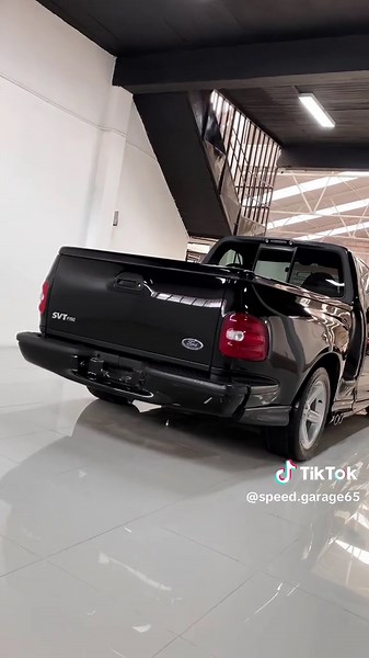 Ford SVT Lightning: The Ultimate Performance Truck