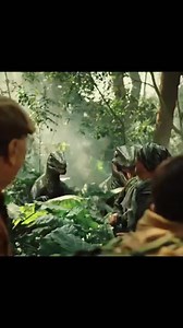 Surrounded by dinosaurs😟😟😟#cdrama #chinesedrama #dinosaur | 剧荒迷 DramaFans