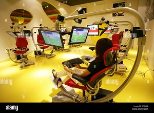 THA Thailand Bangkok Paragon Centre. modern shopping mall at Siam Square opend 2006. Video computer games arcade. | Stock Photo - Alamy