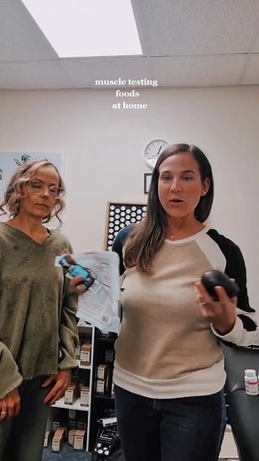 36K views · 381 reactions | Let's see which foods my body likes 陋 #muscletesting #appliedkinesiology #nutrition #nutritionresponsetesting #holistichealth #holistichealing #holisticwellness #shoreholisticnutrition | Shore Holistic Nutrition & Wellness | Facebook