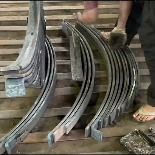 How Heavy-Duty Leaf Springs Are Manufactured | Suspension parts Manufacturing process