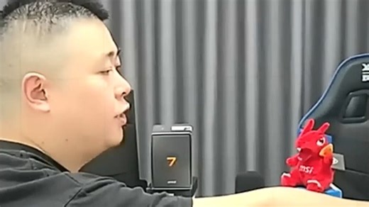 各位祖宗你们是怎么选显示器的大小和分辨率呢？3328