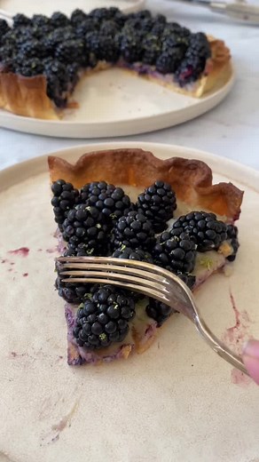 Délicieuse recette de tarte aux mûres et crème pâtissière vanille