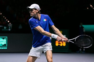 Coppa Davis: Sinner annulla 3 match point a Djokovic e tiene in vita l'Italia! [VIDEO]