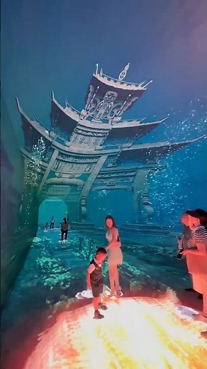 👀👀This Sci-Fi Room Will Blow Your Mind! ✨😱 Mirror Illusion World!”“Unbelievable Future-Tech Room