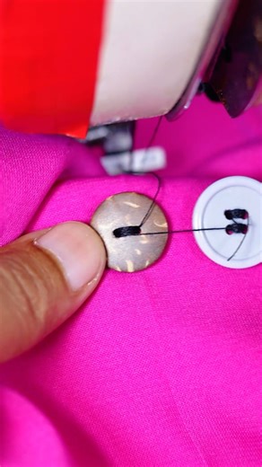 Seniman Kain on Instagram: "Fast and Easy Button Sewing with Janome 672. #sewinglife #buttonattachment #janome"