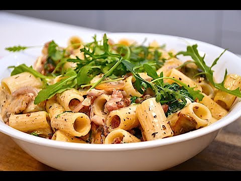 Pasta med champignon og bacon