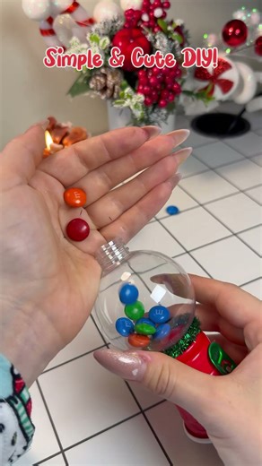 Simple & cute DIY: Christmas candy dispenser | Easy holiday craft idea 🌈✨🎄