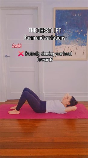 Chest lift/ab curl CORRECT FORM AND VARIATIONS Unfortunately this exercise can easily be performed incorrectly, causing unnecessary strain through your neck and lower back. But if you take the time to work on solid technique, it can be the starting block from which to add so many variations, which then work on upper and lower abdominals! 👏 👏 👏 As always, not all exercises are suitable for every body/person/injury, so please chat with your Physiotherapist first! ❤️ #accurate #chestlift #perthf