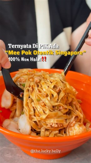 Lily Aprisusanti | Tangsel-Tangerang on Instagram: "… Mee Pok otentik yang racikannya klasik ala Singapore ada di PIK loh😍 rekomendasi dari sepupu aku yg katanya ini enak bangettt❤️ . . Selain Mee Pok, ada juga menu Nasi/Mie/Kwetiau Goreng yang aduhayyy mantap😍 toast, kopi, fish ball & aneka minumannya juga sedapp❤️ . . Boleh banget dicoba kalo lagi ke PIK yaa!! Dan jangan lupa screen capture code di akhir video buat dapetin free fish ball❤️ ___________ #theluckybelly #kulinerpik #meepok #meep